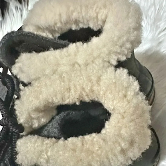 SOREL | Sneakchic Alpine Holiday Boot Black/Dark Stone Shearling | Size 8 - Picture 7 of 8
